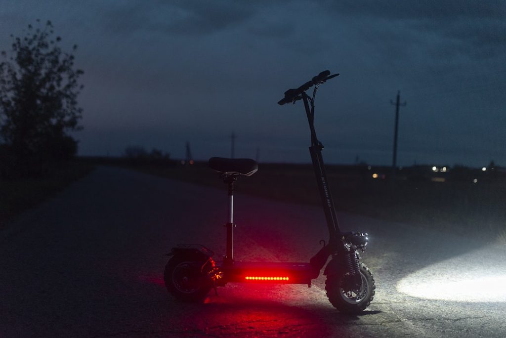 protégez votre trottinette électrique avec la meilleure assurance ! comparez les offres, garanties et tarifs pour rouler en toute sécurité en france.