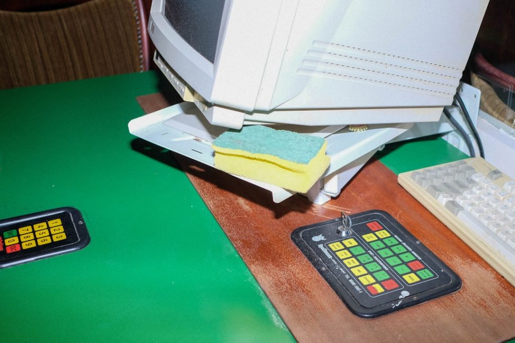 découvrez tout ce qu'il faut savoir sur la facturation électronique : définition, avantages, législation et solutions pour simplifier la gestion de vos factures en entreprise.