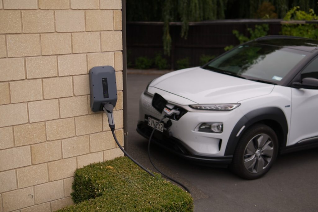 découvrez tout ce qu’il faut savoir sur les bornes de recharge pour véhicules électriques : fonctionnement, avantages, installation et conseils pour choisir la station de recharge adaptée à vos besoins.