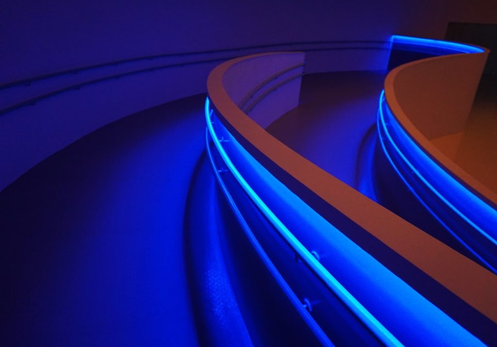 plongez dans une expérience immersive inédite : découvrez des univers interactifs, sensoriels et captivants, conçus pour éveiller tous vos sens et repousser les frontières de la réalité.