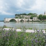 d&eacute;couvrez un itin&eacute;raire de voyage complet &agrave; avignon pour explorer ses sites historiques, culturels et gastronomiques incontournables en un s&eacute;jour m&eacute;morable.