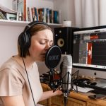 d&eacute;couvrez une s&eacute;lection des meilleurs podcasts fran&ccedil;ais pour apprendre, vous divertir et rester inform&eacute; sur une vari&eacute;t&eacute; de sujets passionnants.