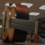 cours de guitare adapt&eacute;s &agrave; tous les niveaux pour apprendre &agrave; jouer rapidement et avec plaisir.