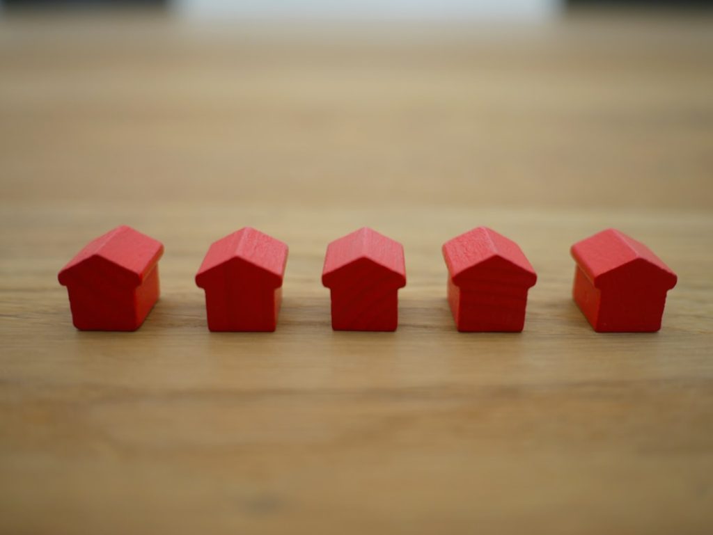 assurez votre maison avec une couverture fiable et adaptée à vos besoins. protégez votre foyer contre les imprévus grâce à notre assurance habitation complète et personnalisée.