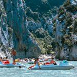 Les meilleures activités nautiques à vivre près d'Avignon personnes-sur-des-bateaux-dans-leau-rnWsXwqvdDI